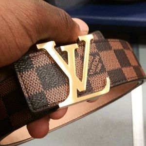 Im selling it becuase I dont want it anymore.